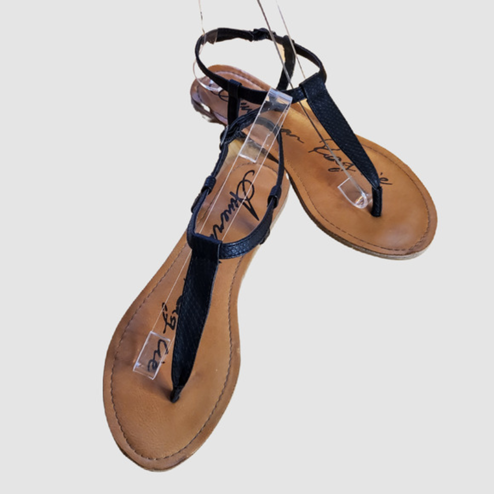 American Rag‎ Black Embossed Thong T-Strap Strappy Sandal